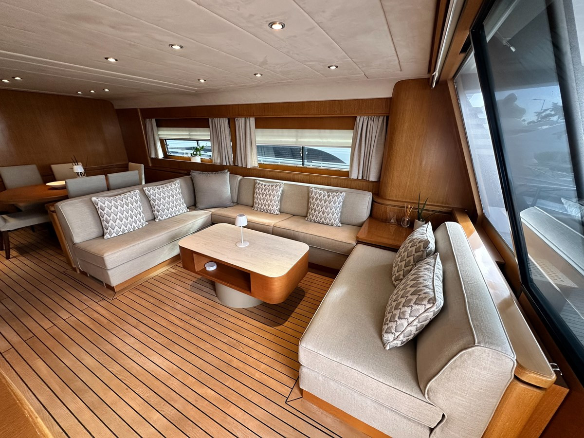https://arconyachts.ams3.digitaloceanspaces.com/219233/conversions/large_4879973-optimize.jpg