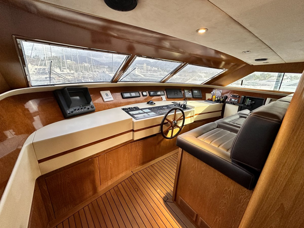 https://arconyachts.ams3.digitaloceanspaces.com/219237/conversions/large_4879968-optimize.jpg