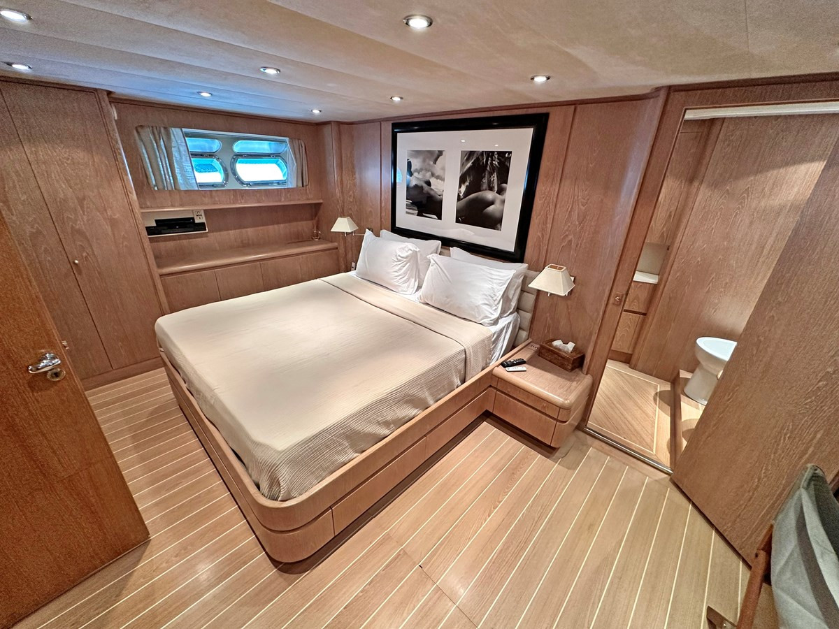https://arconyachts.ams3.digitaloceanspaces.com/219241/conversions/large_4879978-optimize.jpg