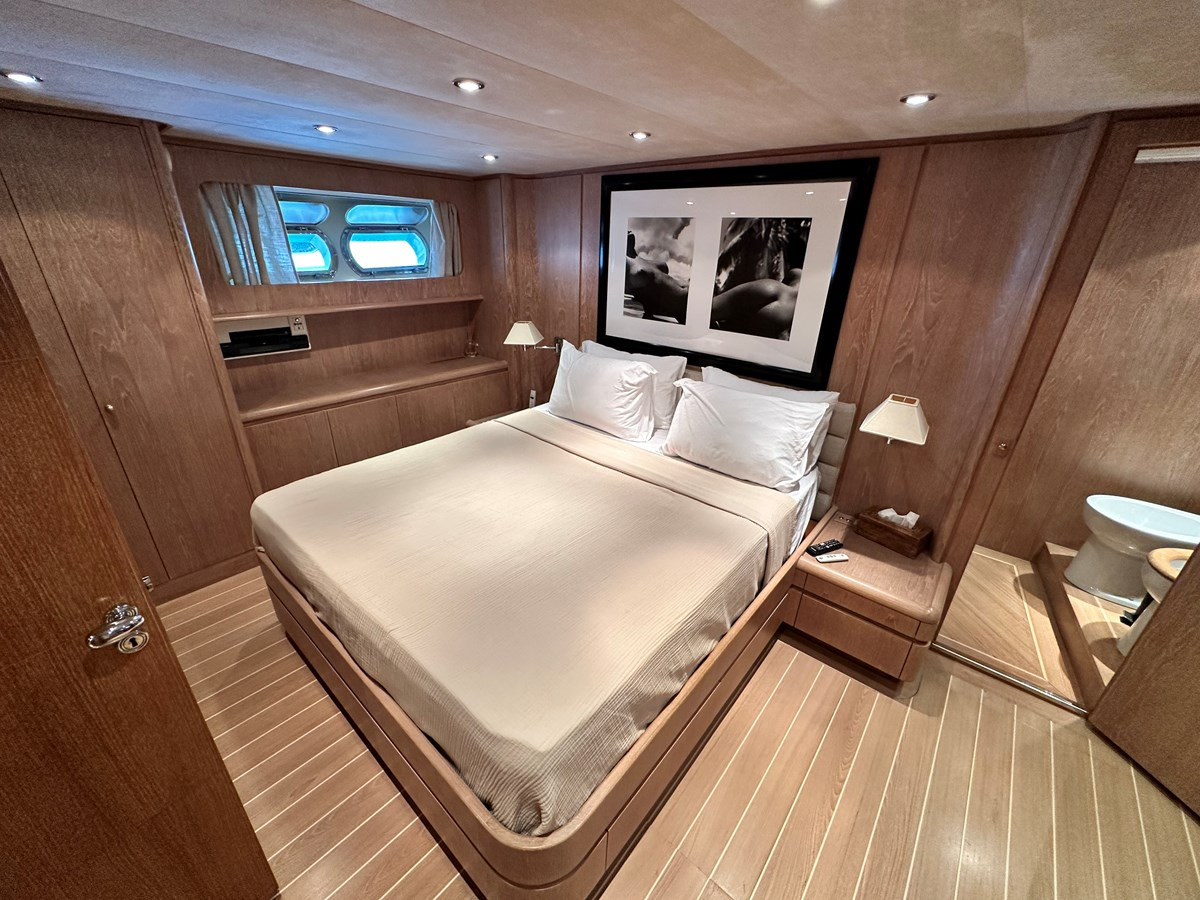 https://arconyachts.ams3.digitaloceanspaces.com/219243/conversions/large_4879984-optimize.jpg
