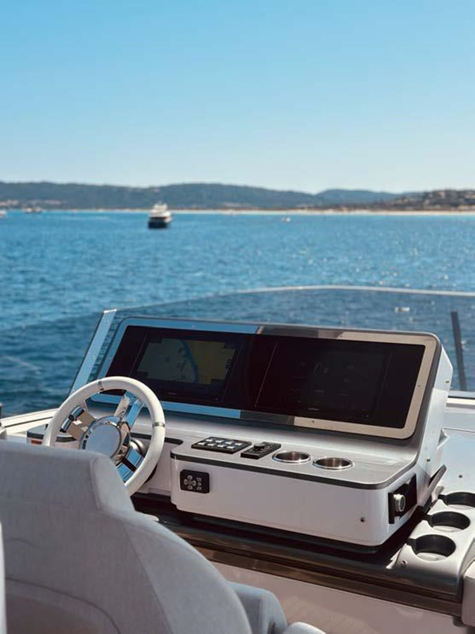 https://arconyachts.ams3.digitaloceanspaces.com/219432/conversions/large_4878138-optimize.jpg