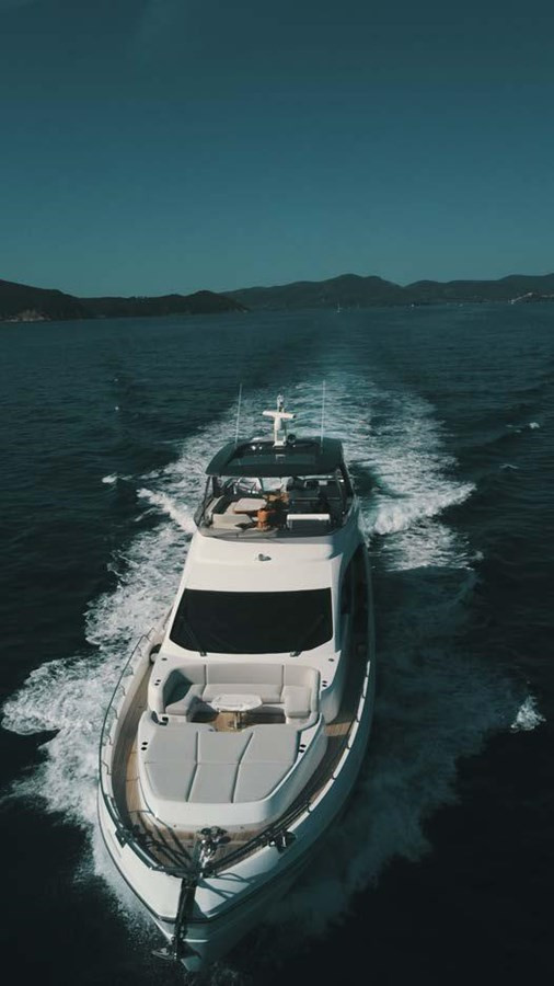https://arconyachts.ams3.digitaloceanspaces.com/219437/conversions/large_4878143-optimize.jpg