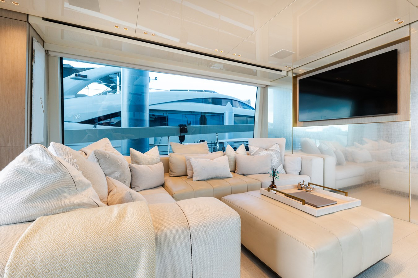 https://arconyachts.ams3.digitaloceanspaces.com/219499/conversions/large_4879297-optimize.jpg
