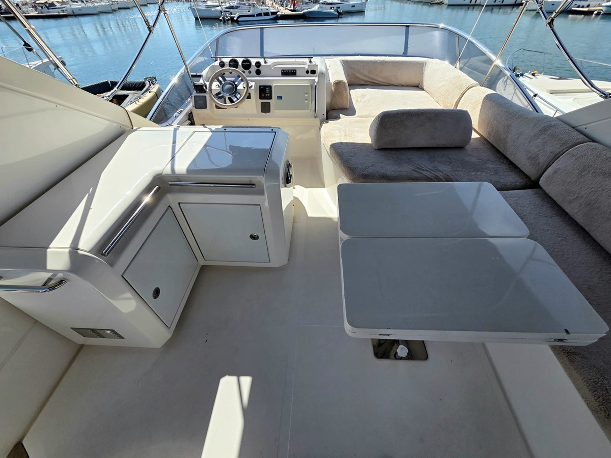 https://arconyachts.ams3.digitaloceanspaces.com/219950/conversions/large_4878404-optimize.jpg