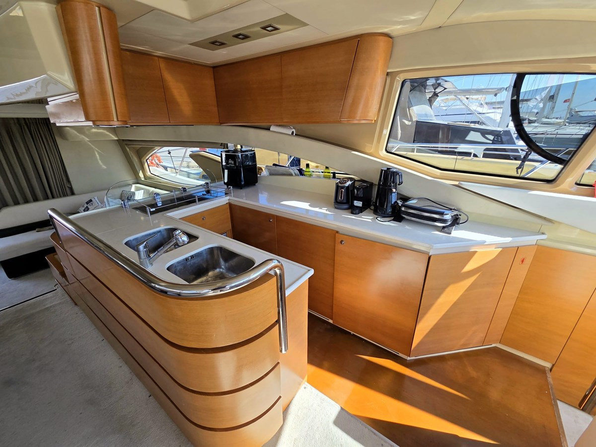 https://arconyachts.ams3.digitaloceanspaces.com/219955/conversions/large_4878409-optimize.jpg