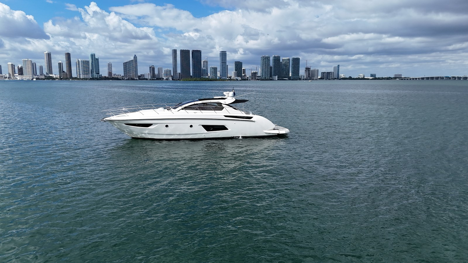 https://arconyachts.ams3.digitaloceanspaces.com/220168/conversions/large_4879092-optimize.jpg