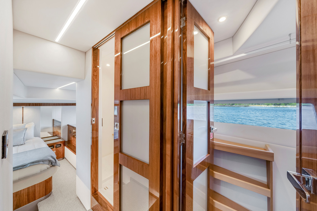 https://arconyachts.ams3.digitaloceanspaces.com/220183/conversions/large_4875544-optimize.jpg