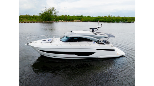 4600 SPORTS YACHT