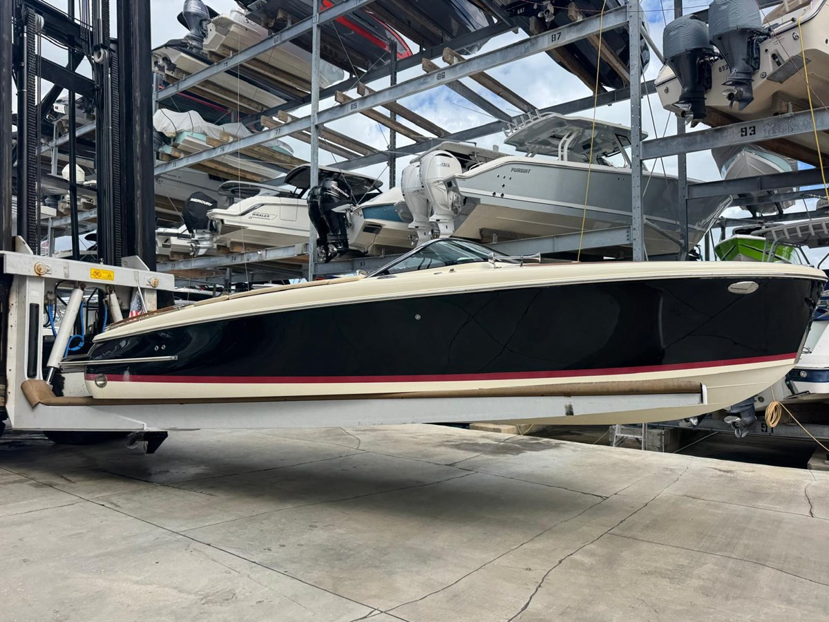 CHRIS-CRAFT CAPRI 27