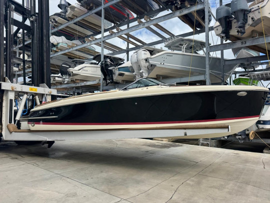 CHRIS-CRAFT CAPRI 27