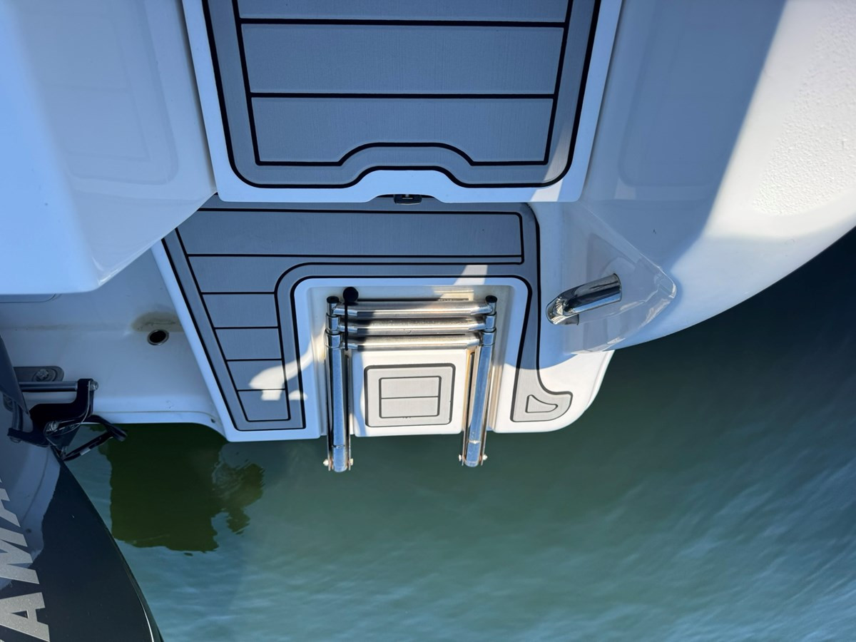 https://arconyachts.ams3.digitaloceanspaces.com/220515/conversions/large_4880509-optimize.jpg