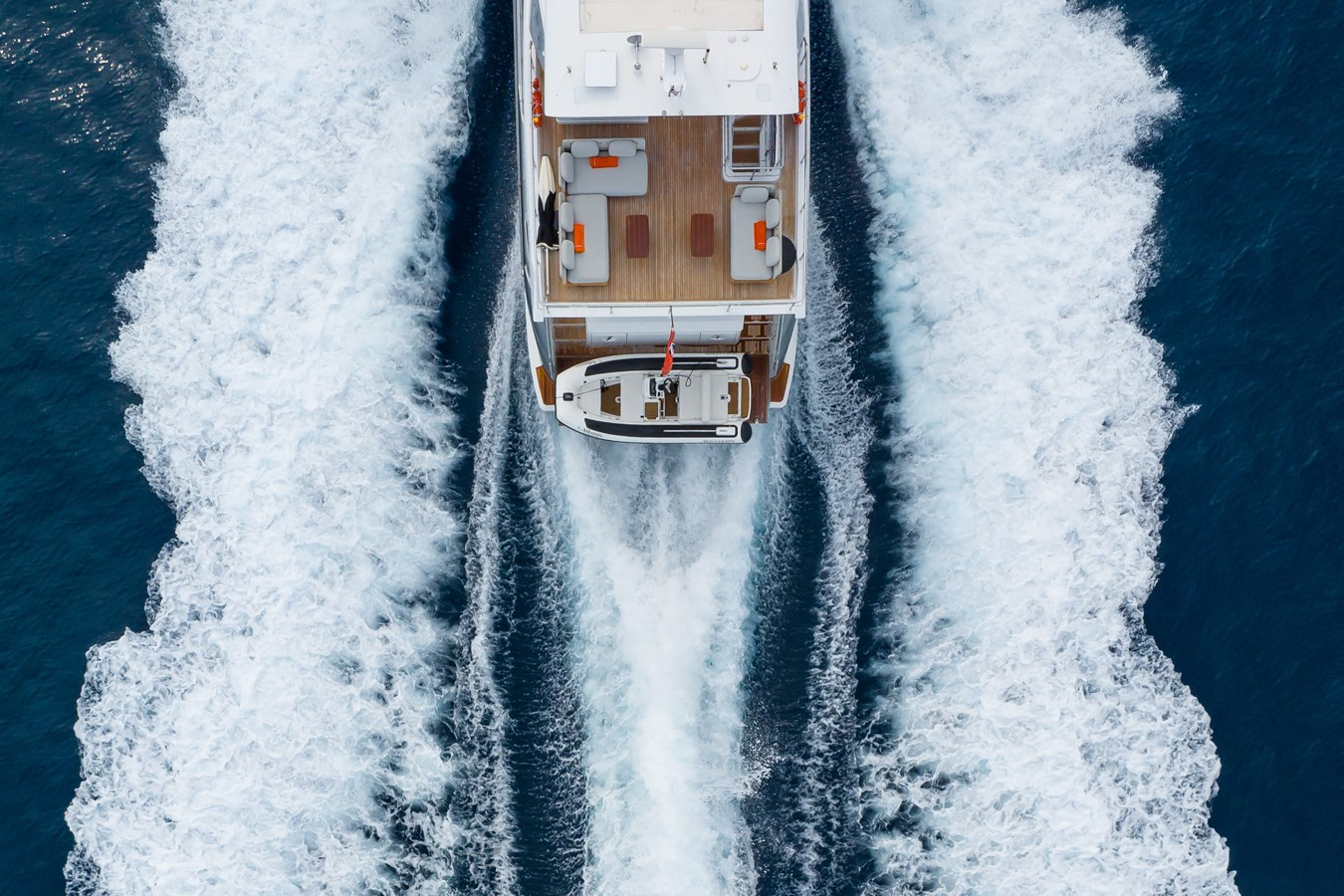 https://arconyachts.ams3.digitaloceanspaces.com/220639/conversions/large_4880810-optimize.jpg