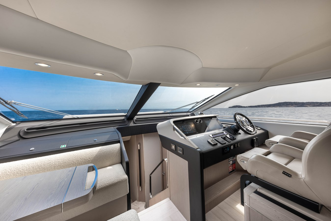 https://arconyachts.ams3.digitaloceanspaces.com/220675/conversions/large_4880846-optimize.jpg