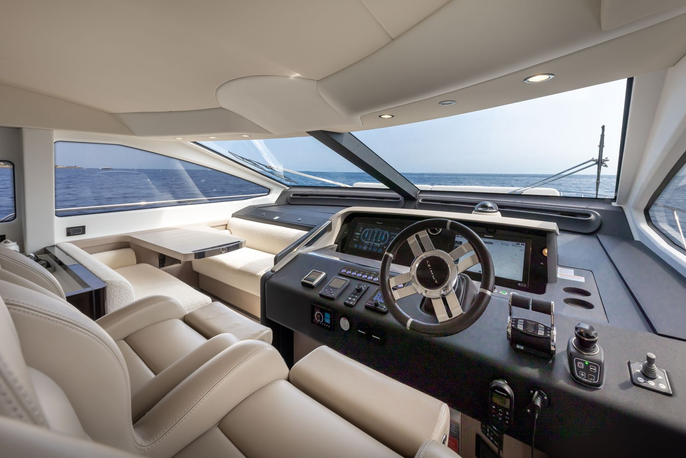 https://arconyachts.ams3.digitaloceanspaces.com/220676/conversions/large_4880847-optimize.jpg