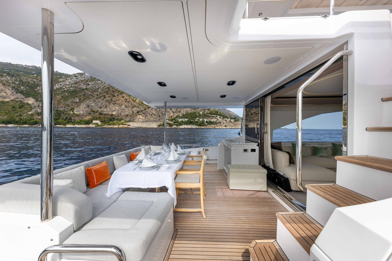 https://arconyachts.ams3.digitaloceanspaces.com/220694/conversions/large_4880865-optimize.jpg