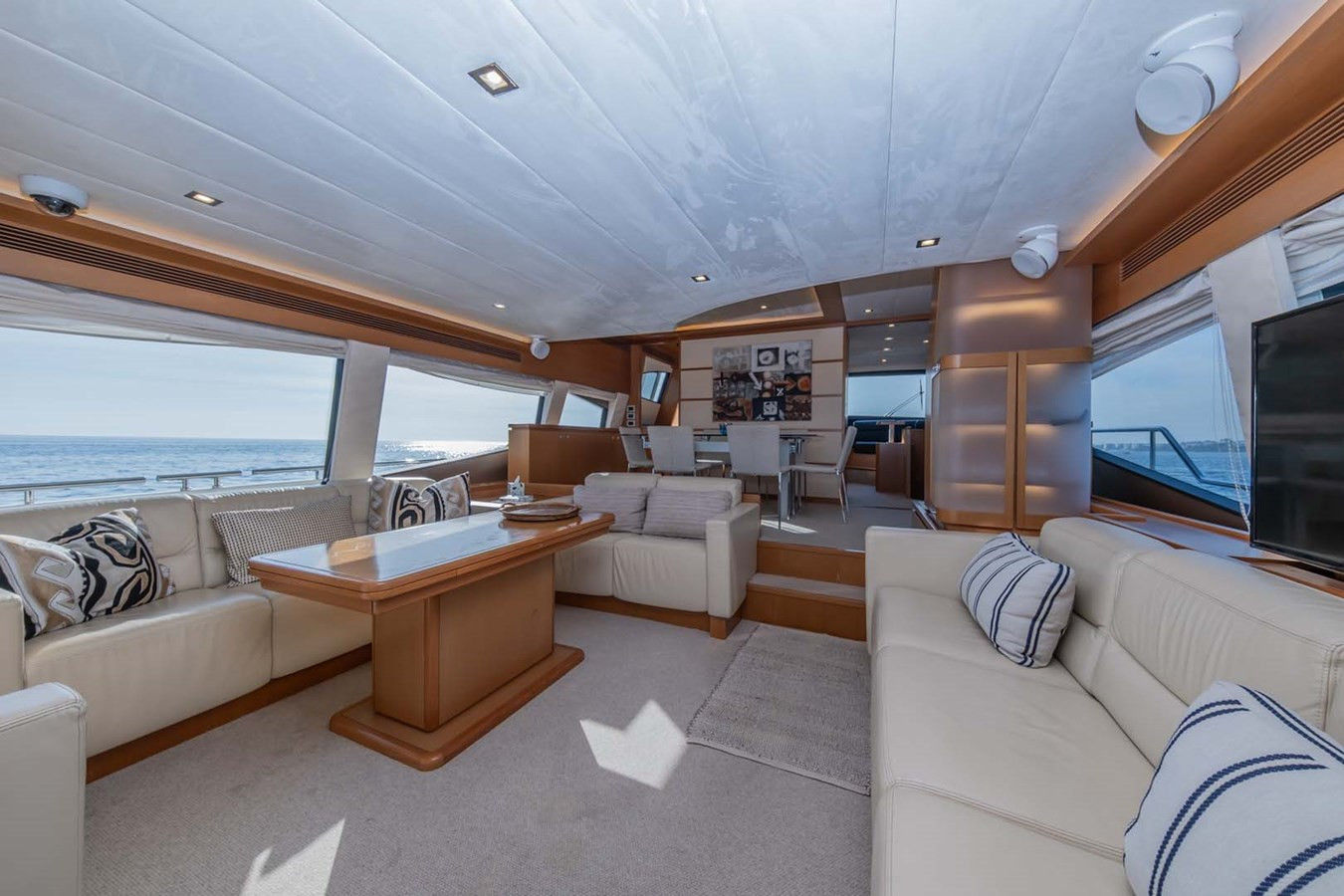 https://arconyachts.ams3.digitaloceanspaces.com/220972/conversions/large_4882558-optimize.jpg