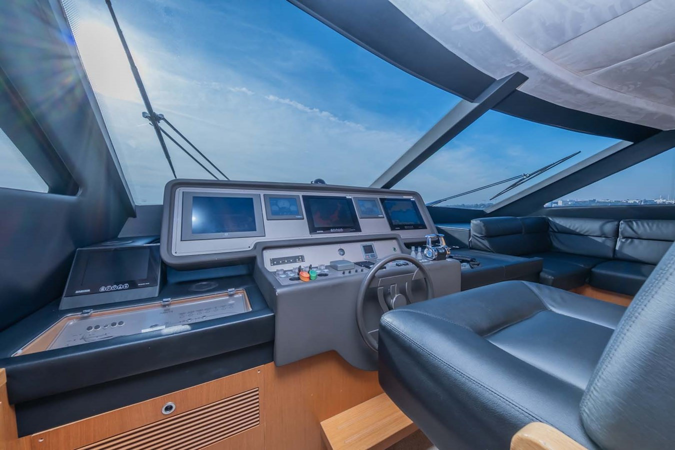 https://arconyachts.ams3.digitaloceanspaces.com/220991/conversions/large_4882622-optimize.jpg