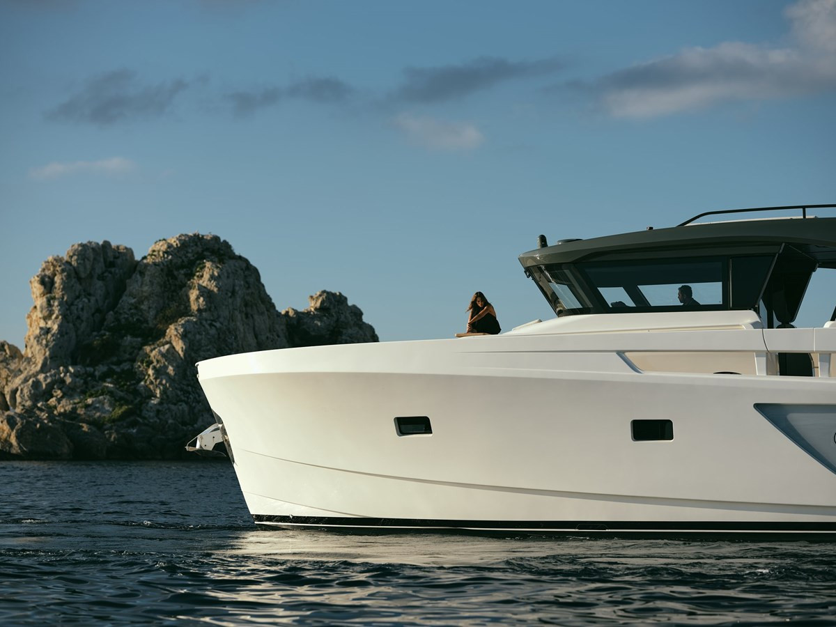 https://arconyachts.ams3.digitaloceanspaces.com/221010/conversions/large_4881907-optimize.jpg