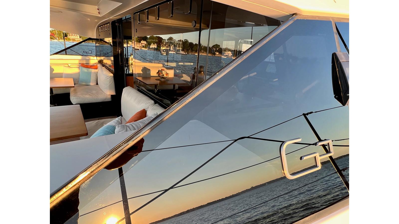 https://arconyachts.ams3.digitaloceanspaces.com/221144/conversions/large_4882719-optimize.jpg