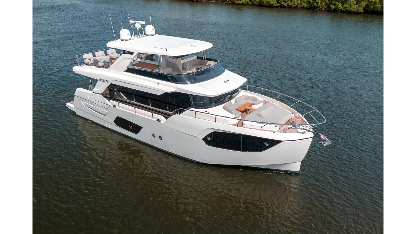 https://arconyachts.ams3.digitaloceanspaces.com/221149/conversions/large_4884721-optimize.jpg