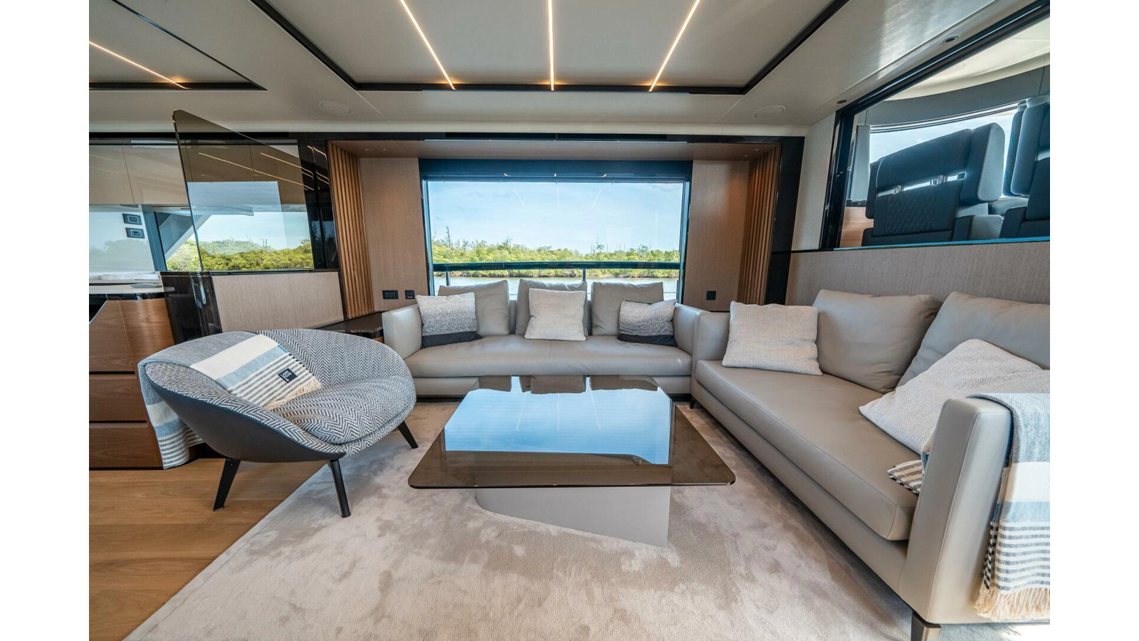 https://arconyachts.ams3.digitaloceanspaces.com/221157/conversions/large_4884725-optimize.jpg