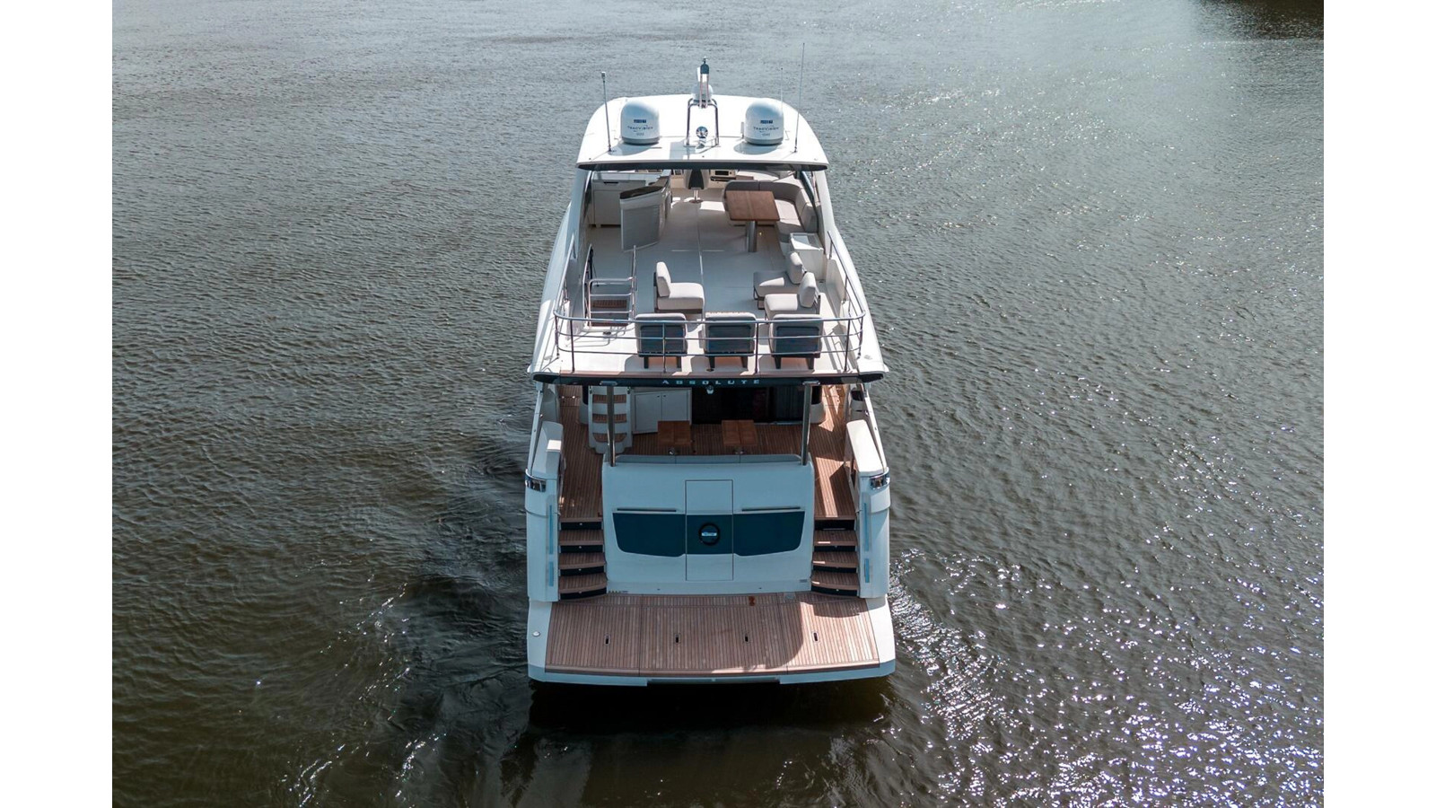 https://arconyachts.ams3.digitaloceanspaces.com/221167/conversions/large_4884730-optimize.jpg