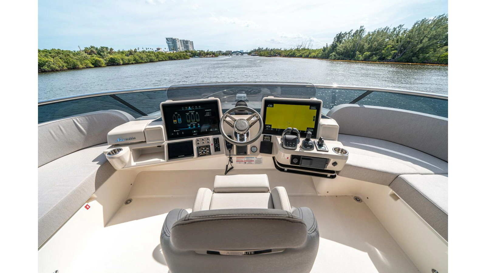 https://arconyachts.ams3.digitaloceanspaces.com/221203/conversions/large_4884758-optimize.jpg