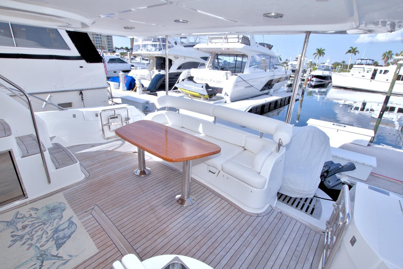 https://arconyachts.ams3.digitaloceanspaces.com/221278/conversions/large_4883931-optimize.jpg