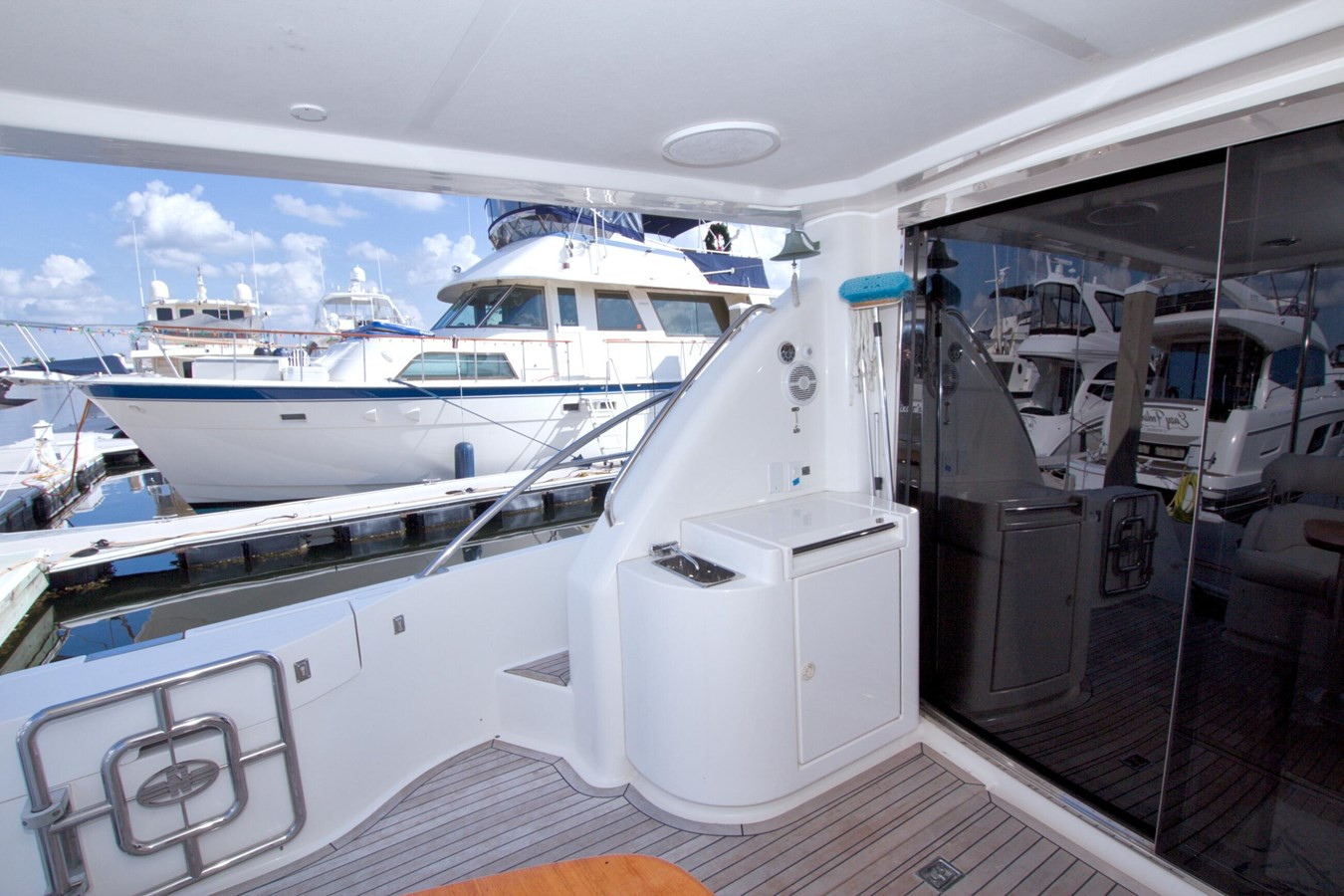 https://arconyachts.ams3.digitaloceanspaces.com/221282/conversions/large_4883933-optimize.jpg