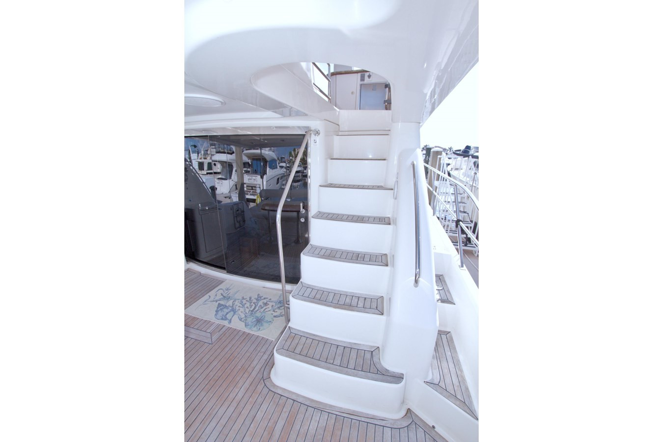 https://arconyachts.ams3.digitaloceanspaces.com/221283/conversions/large_4883934-optimize.jpg