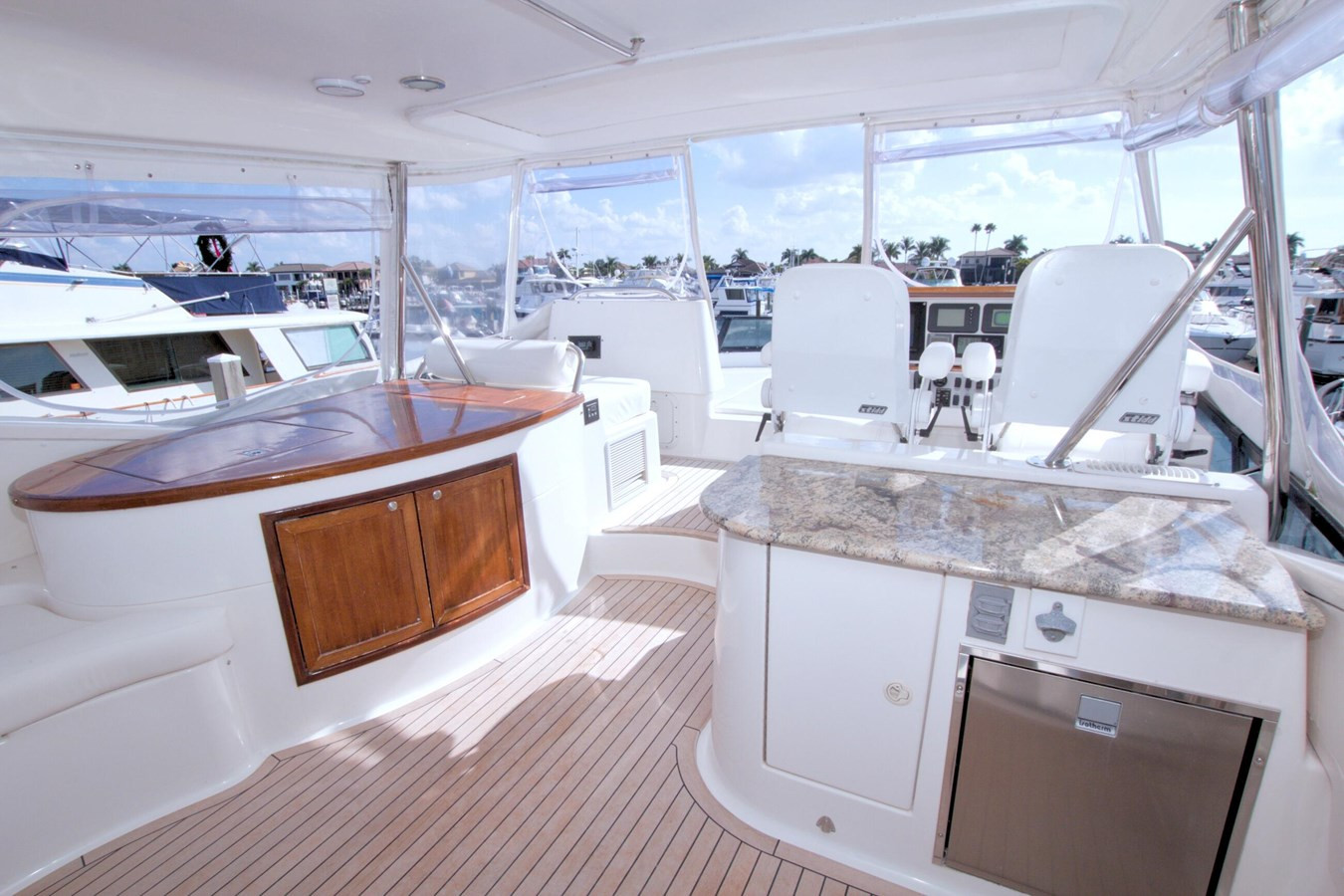 https://arconyachts.ams3.digitaloceanspaces.com/221287/conversions/large_4883936-optimize.jpg
