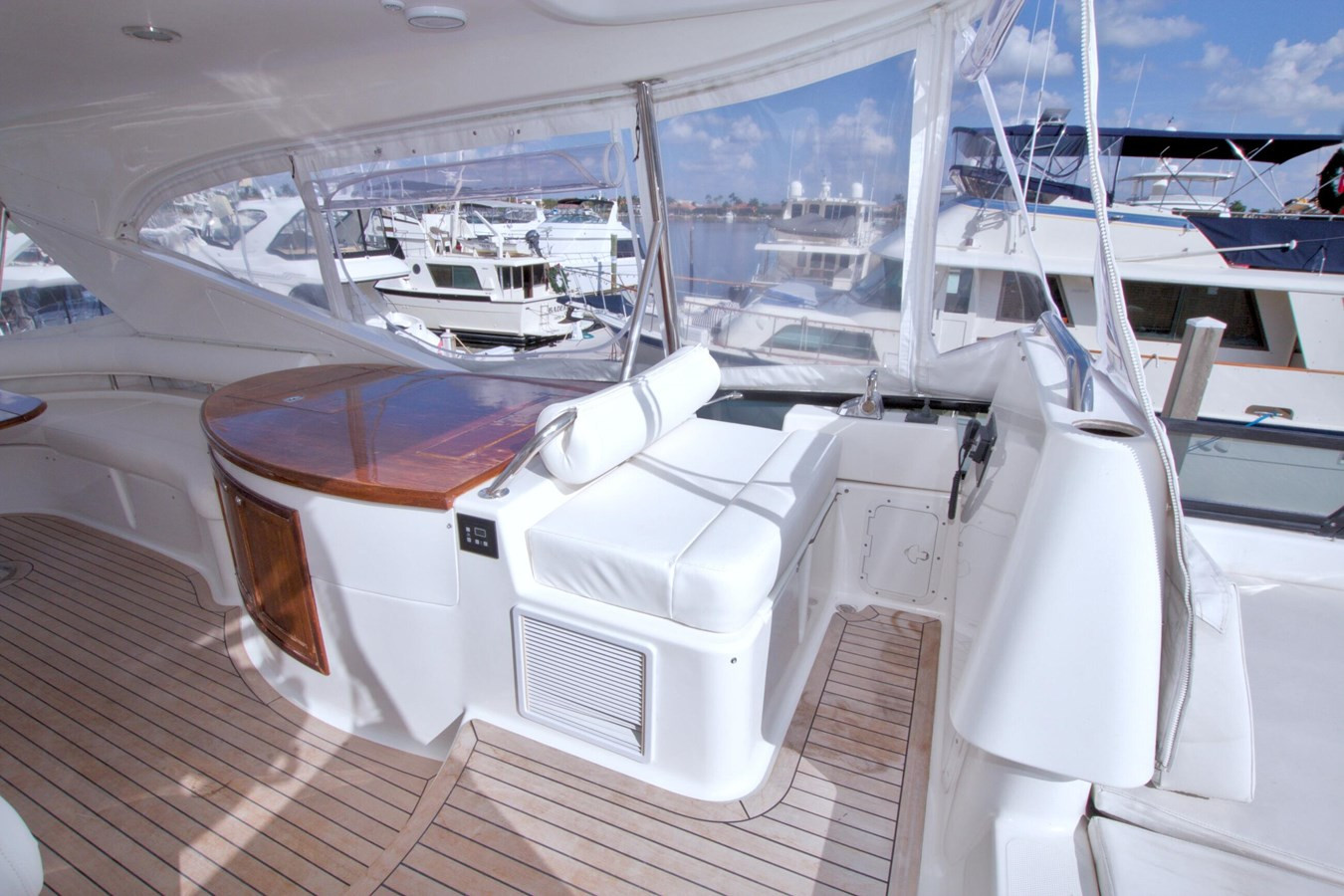 https://arconyachts.ams3.digitaloceanspaces.com/221304/conversions/large_4883947-optimize.jpg