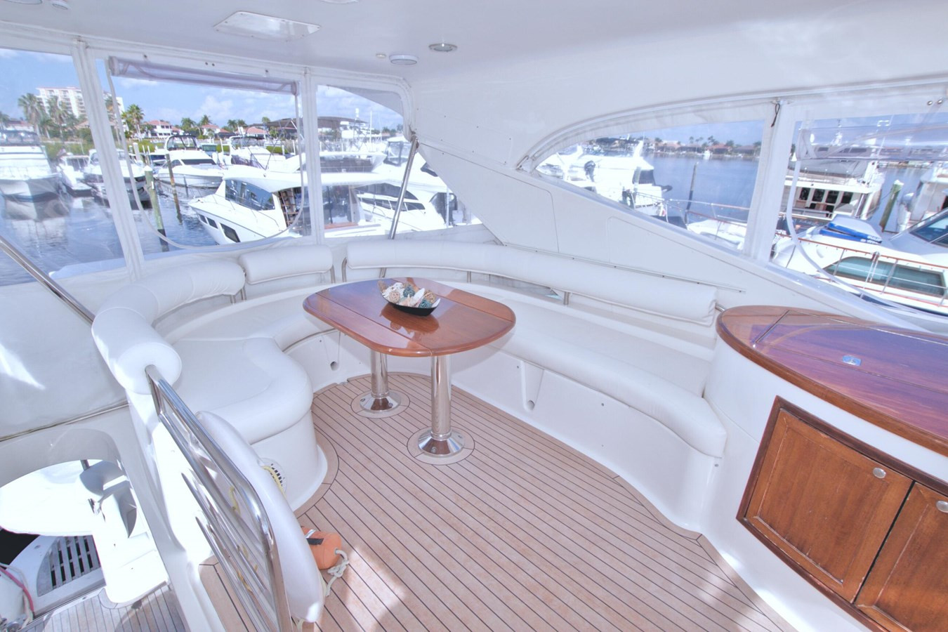 https://arconyachts.ams3.digitaloceanspaces.com/221307/conversions/large_4883949-optimize.jpg