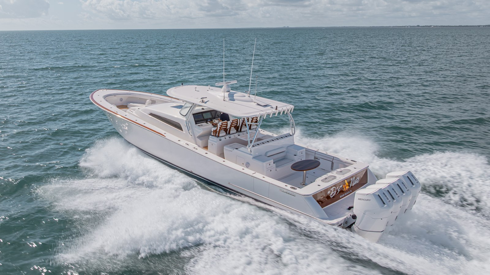 https://arconyachts.ams3.digitaloceanspaces.com/221439/conversions/large_4882929-optimize.jpg