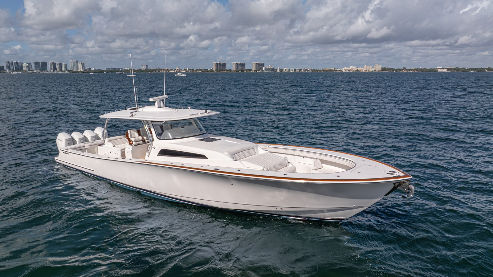 https://arconyachts.ams3.digitaloceanspaces.com/221441/conversions/large_4882932-optimize.jpg