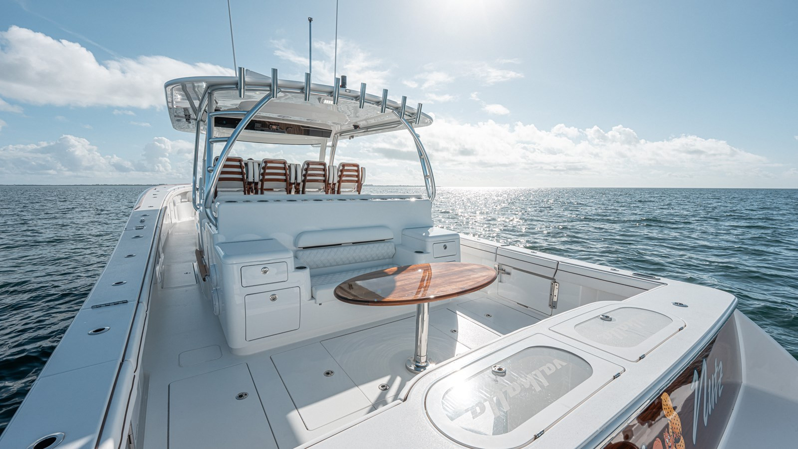 https://arconyachts.ams3.digitaloceanspaces.com/221448/conversions/large_4882940-optimize.jpg