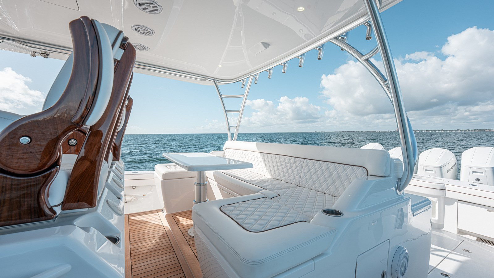 https://arconyachts.ams3.digitaloceanspaces.com/221453/conversions/large_4882945-optimize.jpg