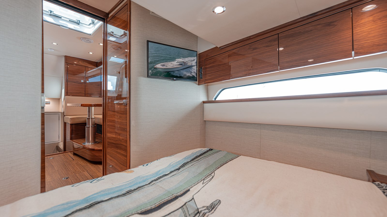 https://arconyachts.ams3.digitaloceanspaces.com/221474/conversions/large_4883119-optimize.jpg