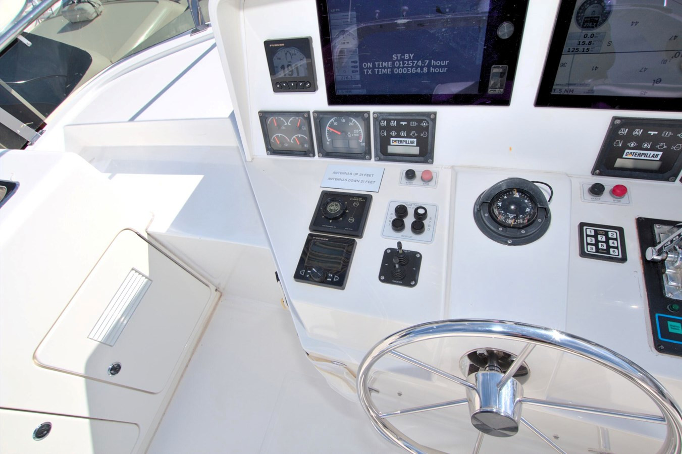 https://arconyachts.ams3.digitaloceanspaces.com/221547/conversions/large_4883515-optimize.jpg