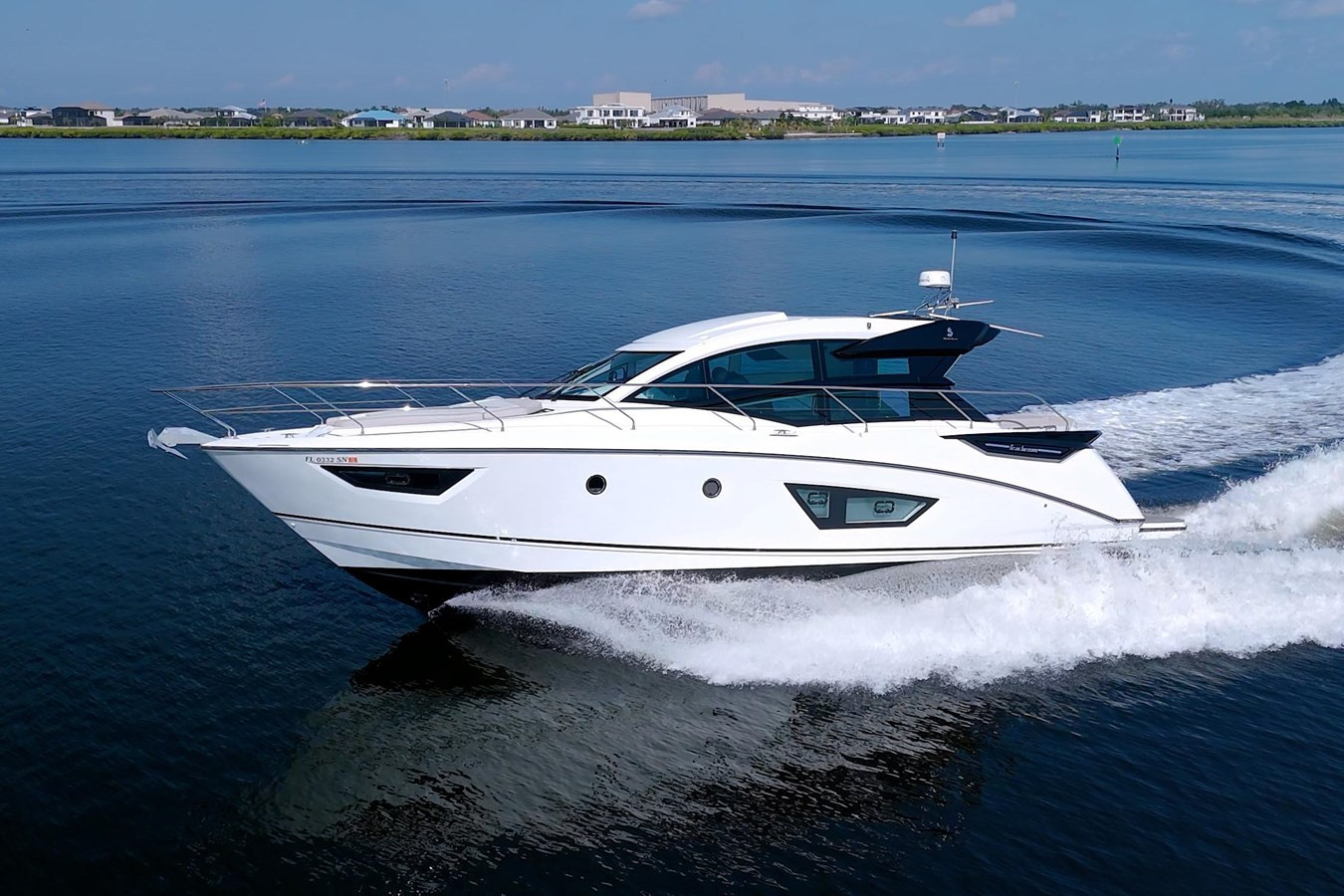 https://arconyachts.ams3.digitaloceanspaces.com/221651/conversions/large_4883720-optimize.jpg