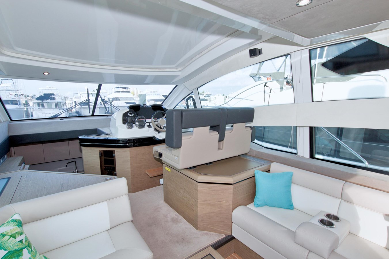 https://arconyachts.ams3.digitaloceanspaces.com/221708/conversions/large_4883748-optimize.jpg