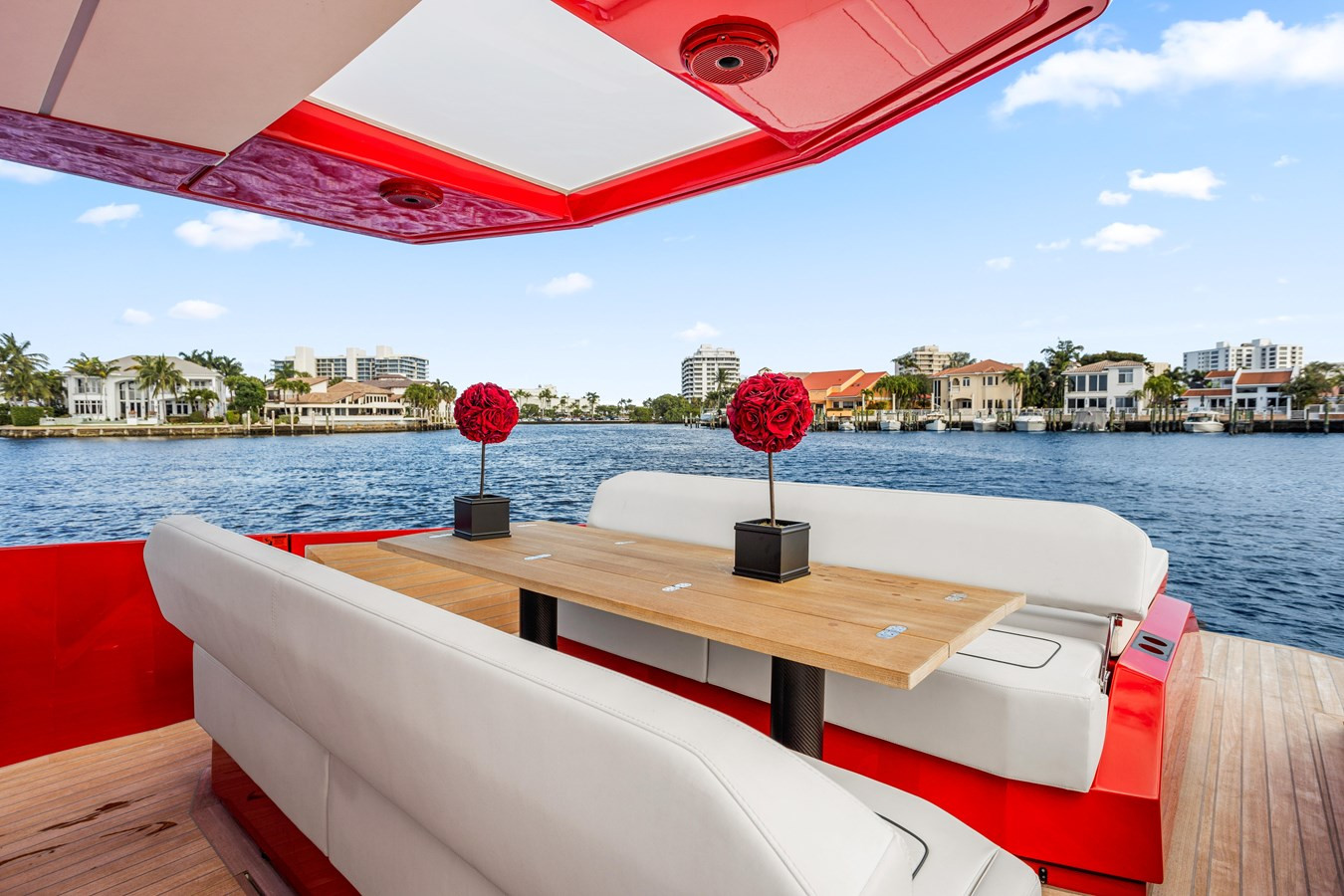 https://arconyachts.ams3.digitaloceanspaces.com/221780/conversions/large_4881509-optimize.jpg