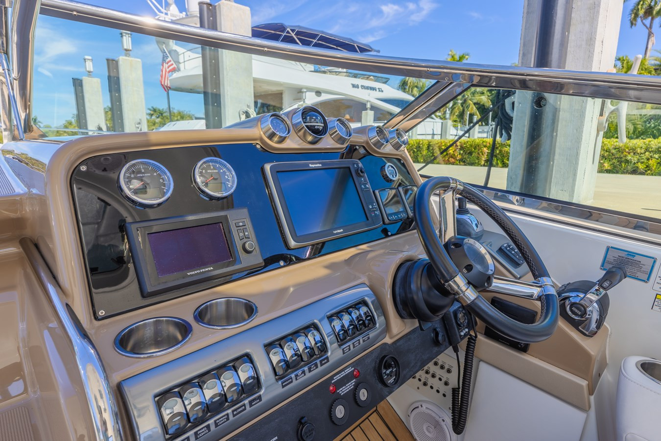 https://arconyachts.ams3.digitaloceanspaces.com/221977/conversions/large_4883395-optimize.jpg