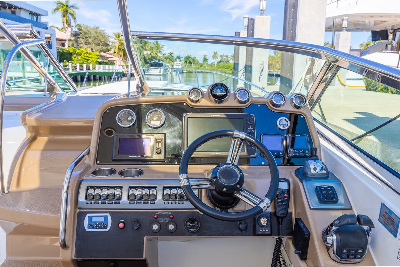 https://arconyachts.ams3.digitaloceanspaces.com/221983/conversions/large_4883398-optimize.jpg