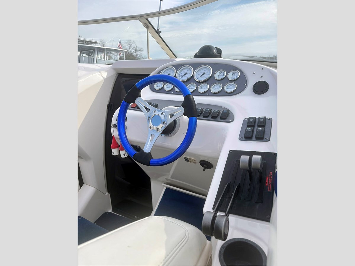 https://arconyachts.ams3.digitaloceanspaces.com/222082/conversions/large_4884202-optimize.jpg