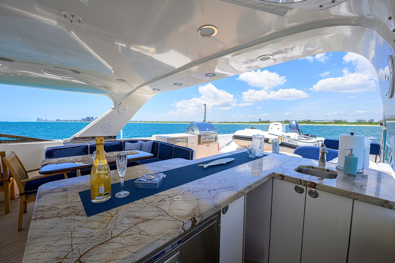 https://arconyachts.ams3.digitaloceanspaces.com/222268/conversions/large_4752539-optimize.jpg