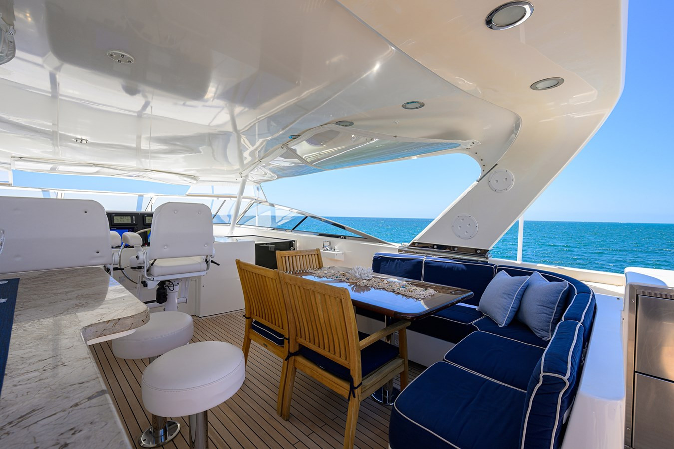 https://arconyachts.ams3.digitaloceanspaces.com/222272/conversions/large_4752543-optimize.jpg