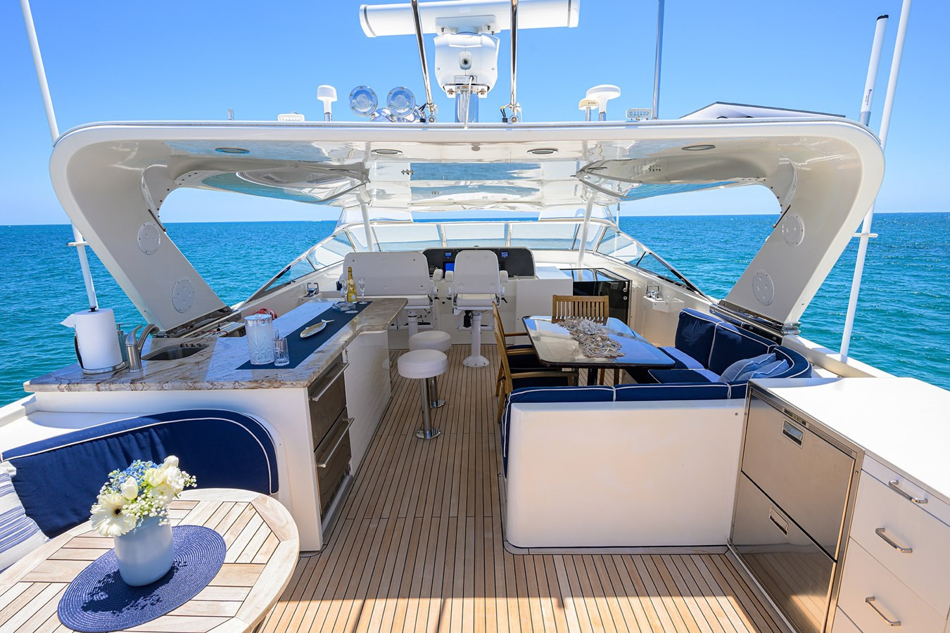 https://arconyachts.ams3.digitaloceanspaces.com/222275/conversions/large_4752546-optimize.jpg