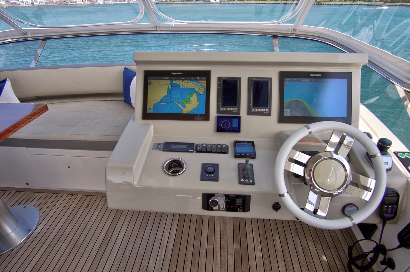 https://arconyachts.ams3.digitaloceanspaces.com/222298/conversions/large_4883838-optimize.jpg
