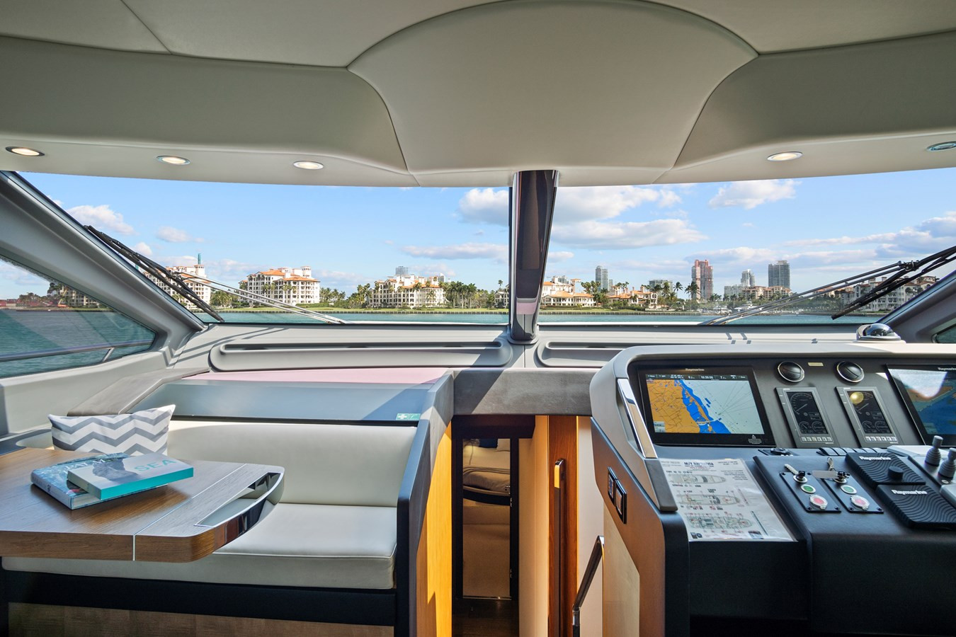 https://arconyachts.ams3.digitaloceanspaces.com/222319/conversions/large_4883895-optimize.jpg